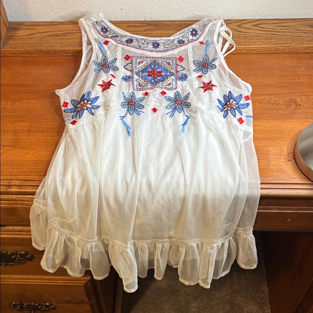 Embroidered White Sleeveless Top